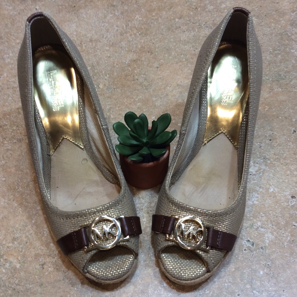 MICHAEL MICHAEL KORS GOLD ESPADRILLE WEDGES